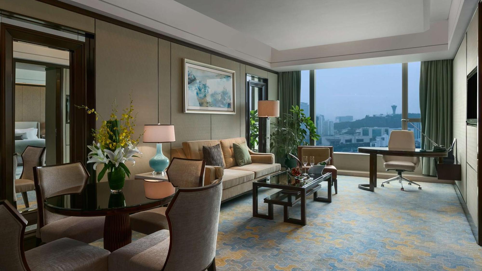Отель Kempinski 5*